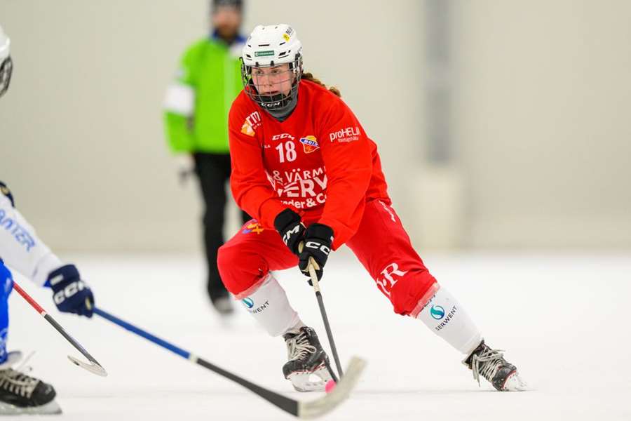 Tora Uebell, Uppsala BoIS är tillsammans med David Nyfjäll, Uppsala Golfklubb och Edvard Nyholm, Uppsala parasportförening rullstolsrugby, Uppsala kommuns Elitidrottstipendiater 2024. Foto: PEBO.